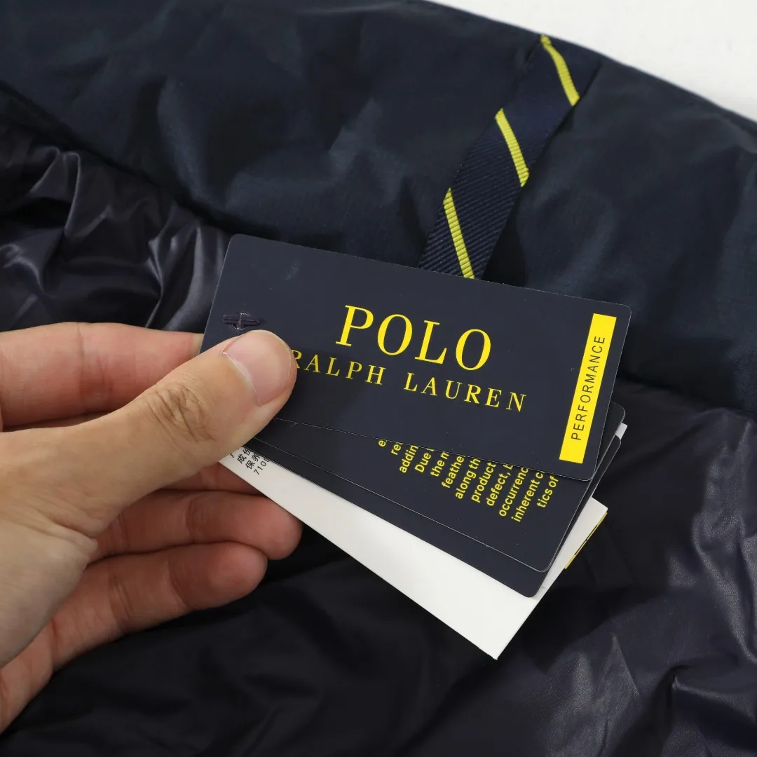 P490 #R51 Ralph Lauren winter new style for men and women, classic small logo waterproof pure down vest sleeveless official item number: RL14255 Full set of customized accessories, details determine success or failure.  - Accessories: Original hangtag, washed label + electroplated YK zipper logo, customized Laval Lauren zipper, full set of accessories - Same style for men and women. Color: Khaki, green, navy, black. Size: S M L